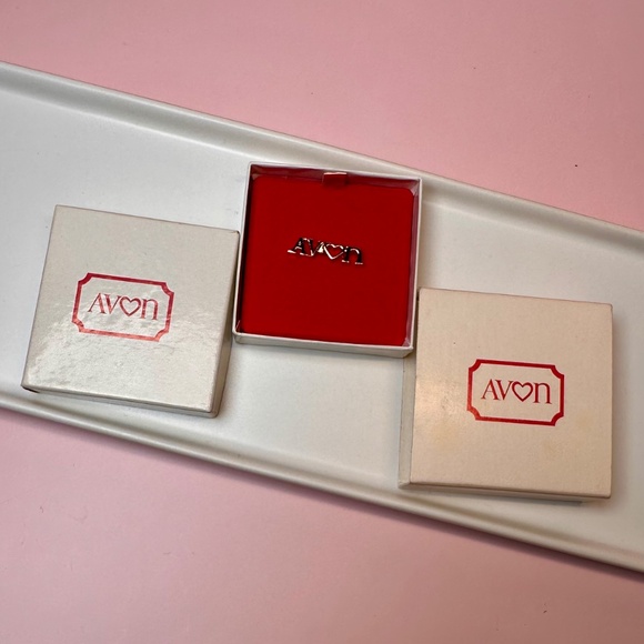 Vintage Avon “Heart Logo” Gold-Tone Representative Pin With Box - Picture 2 of 4